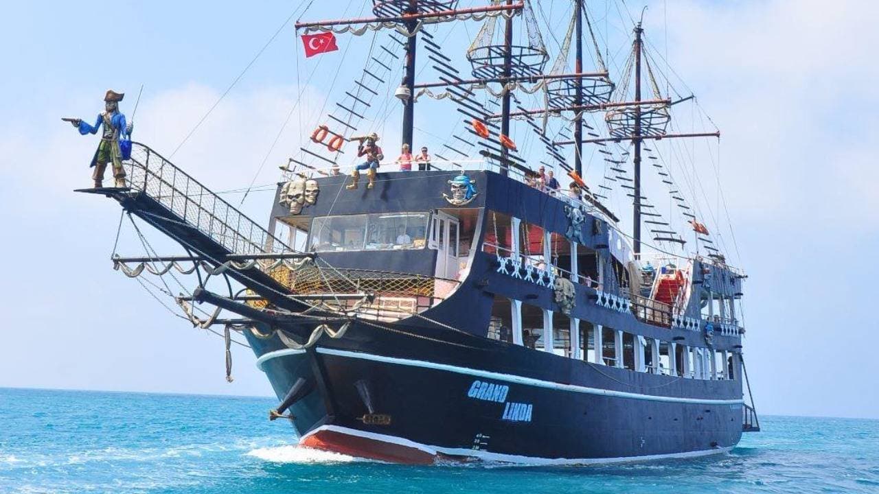 Piratenboot-Tour mit Linda in Side und Manavgat