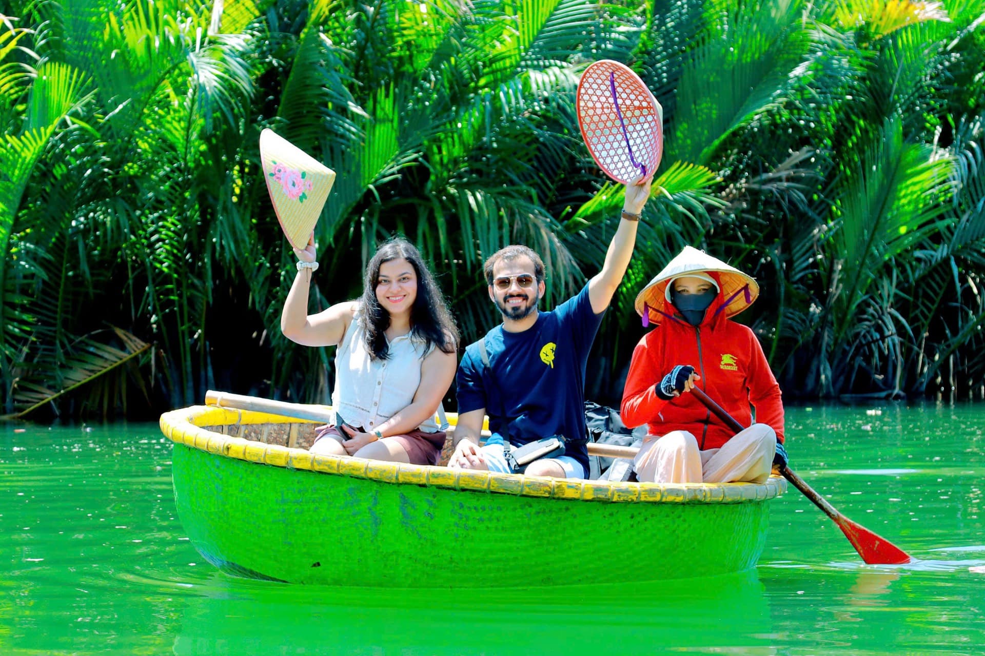 VON DA NANG/HOI AN – KORBBOOTFAHRT DURCH DEN KOKOSNUSS-WALD – STADTRUNDFAHRT DURCH HOI AN – LATERNE-START AUF DEM HOAI-FLUSS